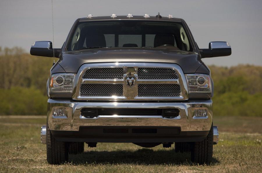  Dodge Ram 3500 HD 2013 года  (фото 33 из 37)